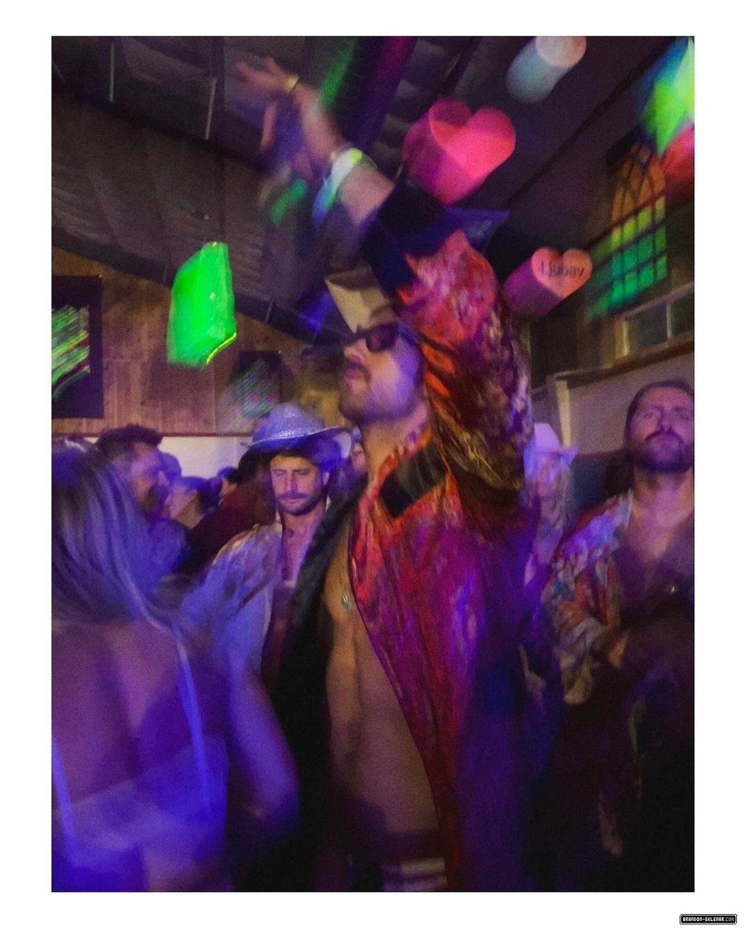 144.jpg