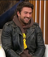 896.jpg